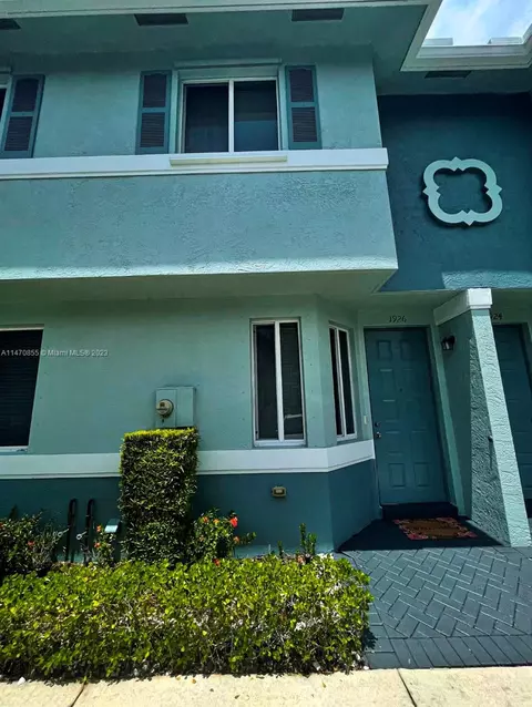 1926 Hibiscus Ln #1926, Riviera Beach, FL 33404