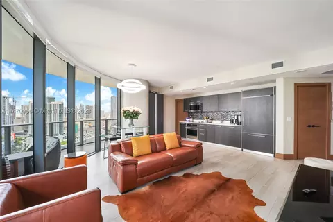 45 SW 9th St #2808, Miami, FL 33130