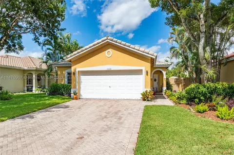 15439 SW 138th Ter, Miami, FL 33196