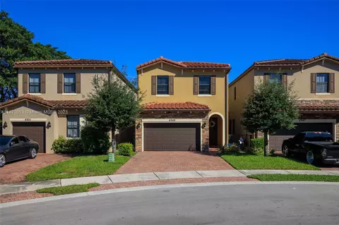 4949 NW 55th Pl, Tamarac, FL 33319