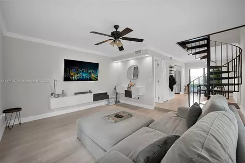 3210 W Trade Ave #III7, Miami, FL 33133
