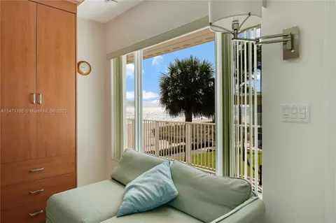 1501 S Surf Rd #21, Hollywood, FL 33019