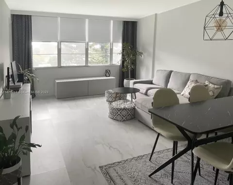 2751 Taft St #306, Hollywood, FL 33020