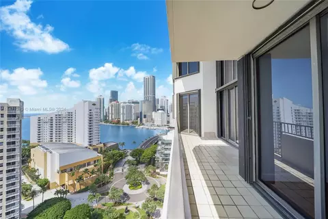 520 Brickell Key Dr #APH13, Miami, FL 33131