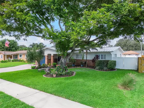 3617 S Longfellow Cir, Hollywood, FL 33021