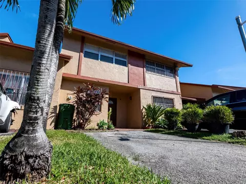 835 W 41st St #63, Hialeah, FL 33012