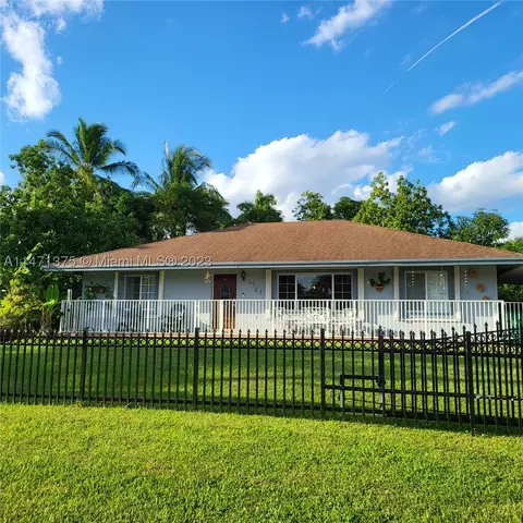 5381 SW 49th St, Davie, FL 33314