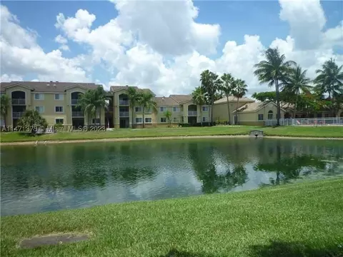 2600 S University Dr #113, Davie, FL 33328