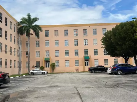7420 W 20th Ave #334, Hialeah, FL 33016