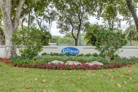 102 Gardens Dr #201, Pompano Beach, FL 33069