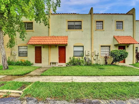 3911 SW 52nd Ave #5-1, Pembroke Park, FL 33023