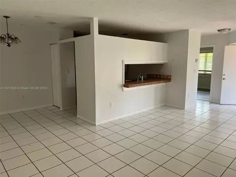 15605 SW 74th Cir Dr #4, Miami, FL 33193