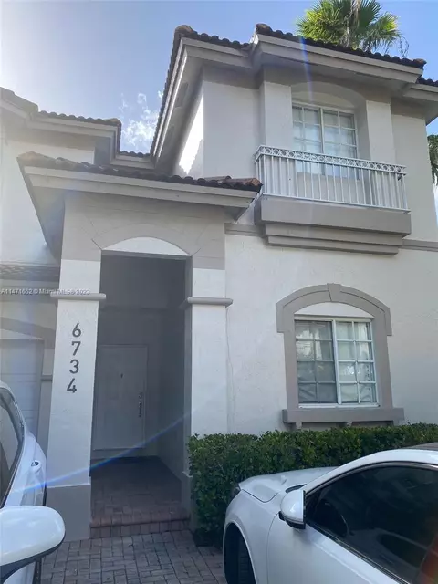 6734 NW 107th Pl, Doral, FL 33178