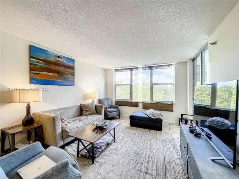 17890 W Dixie Hwy Hwy #509, North Miami Beach, FL 33160