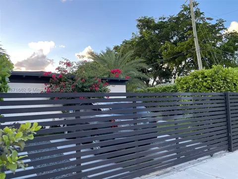 200 SW 30th Ave, Miami, FL 33135