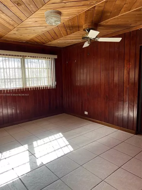 870 E 34th St, Hialeah, FL 33013 photo 24