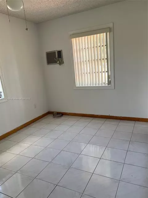 870 E 34th St, Hialeah, FL 33013 photo 11