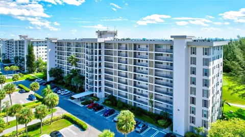 3150 N Palm Aire Dr #510, Pompano Beach, FL 33069