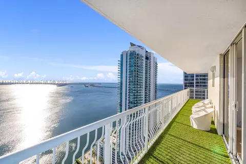 1200 Brickell Bay Dr #PH4101, Miami, FL 33131