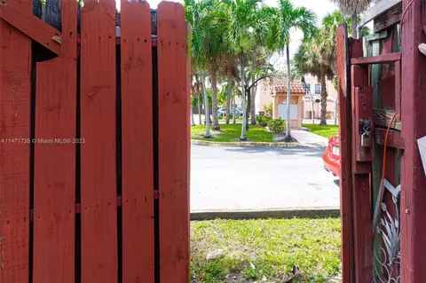 4100 W 10th Ct, Hialeah, FL 33012 photo 9