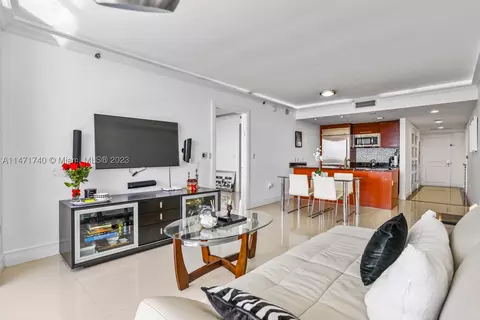 1800 S Ocean Dr #2209, Hallandale Beach, FL 33009