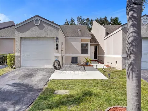 5157 NW 11th Ln, Pompano Beach, FL 33064