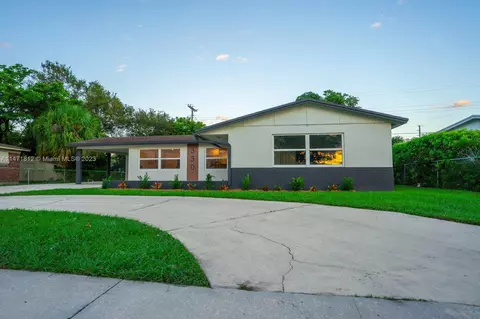 330 W 32nd St, Riviera Beach, FL 33404