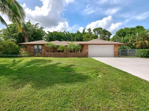 285 SE Verada Ave, Port Saint Lucie, FL 34983