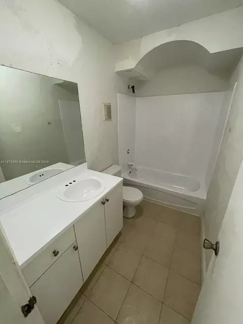 17255 SW 95th Ave #241, Palmetto Bay, FL 33157