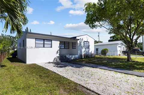 2915 NW 49th St, Miami, FL 33142