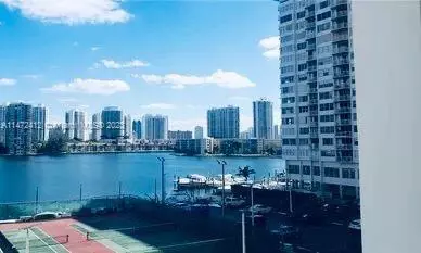 2750 NE 183rd St #409, Aventura, FL 33160