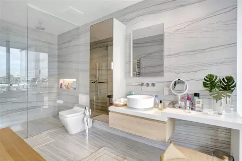 8701 Collins Ave #403, Miami Beach, FL 33154 photo 20
