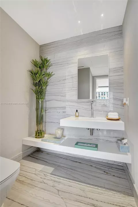 8701 Collins Ave #403, Miami Beach, FL 33154 photo 14
