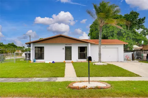 15223 SW 108th Pl, Miami, FL 33157