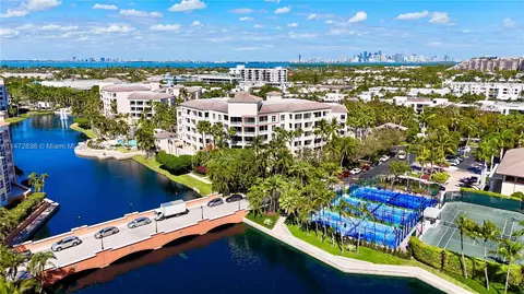 715 Crandon Blvd #PH-6, Key Biscayne, FL 33149