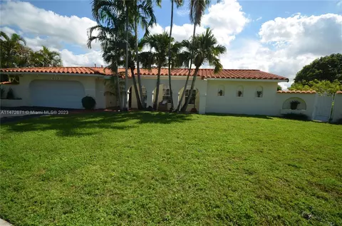 14141 Leaning Pine Dr, Miami Lakes, FL 33014