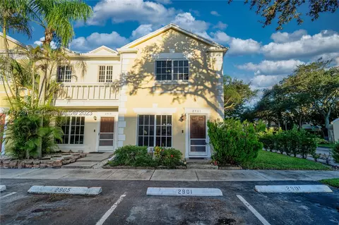 2901 Edgehill Ln #2901, Hollywood, FL 33026