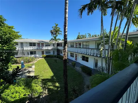 2458 Polk St #208, Hollywood, FL 33020