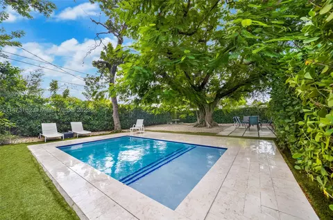 212 NE 46th St, Miami, FL 33137