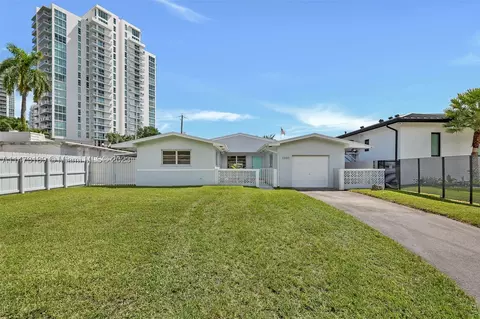 2000 NW 13th St, Miami, FL 33125