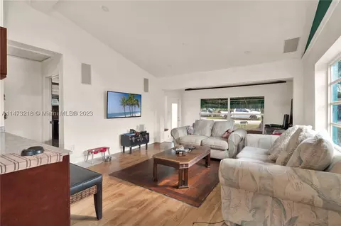 2531 Thomas St, Hollywood, FL 33020