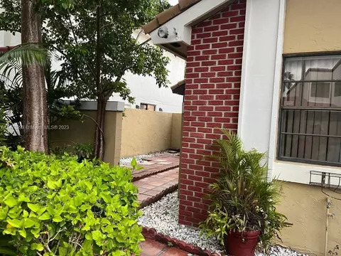 Undisclosed, Hialeah, FL 33015 photo 2