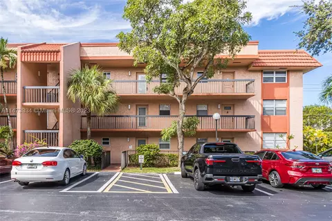 3130 Holiday Springs Blvd #311, Margate, FL 33063