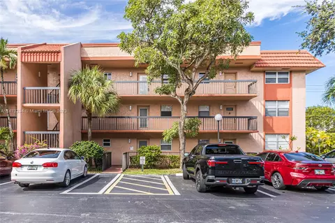 3130 Holiday Springs Blvd #311, Margate, FL 33063