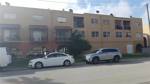 1300 W 53rd St #21, Hialeah, FL 33012