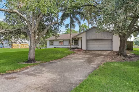 5020 SW 201st Ter, Southwest Ranches, FL 33332