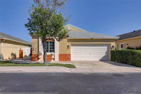 365 S Ketch Dr, Sunrise, FL 33326