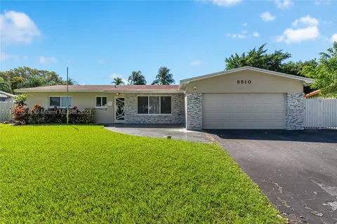 8810 Pasadena Blvd, Pembroke Pines, FL 33024