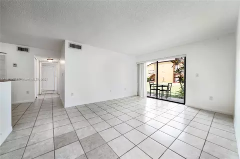 15550 SW 80th St #E-106, Miami, FL 33193