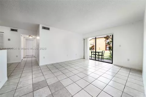 15550 SW 80th St #E-106, Miami, FL 33193